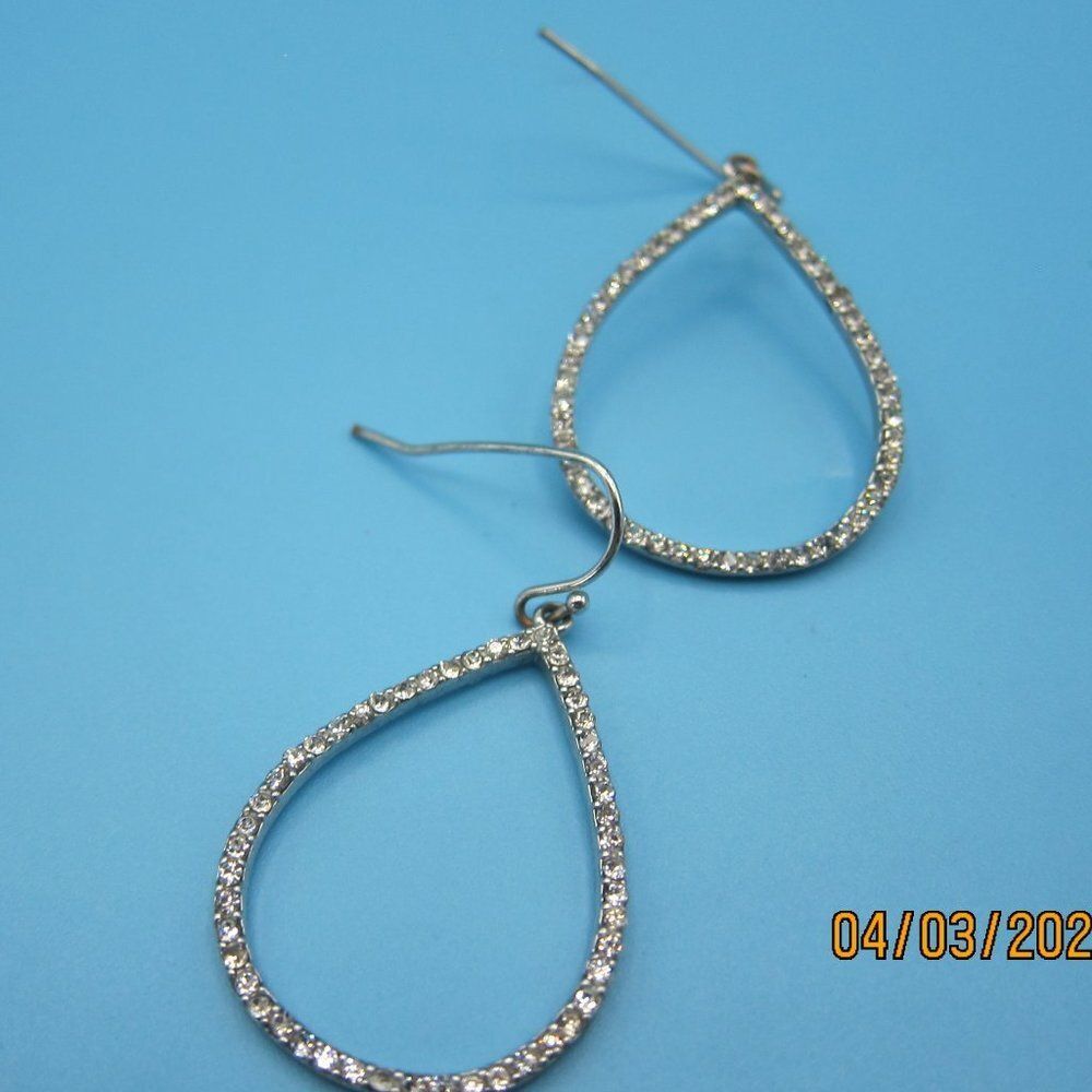 💥5/$10💥Rhinestone tear drop earrings Pre-owned